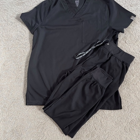 Men’s Roth Wear scrub set - Picture 1 of 6